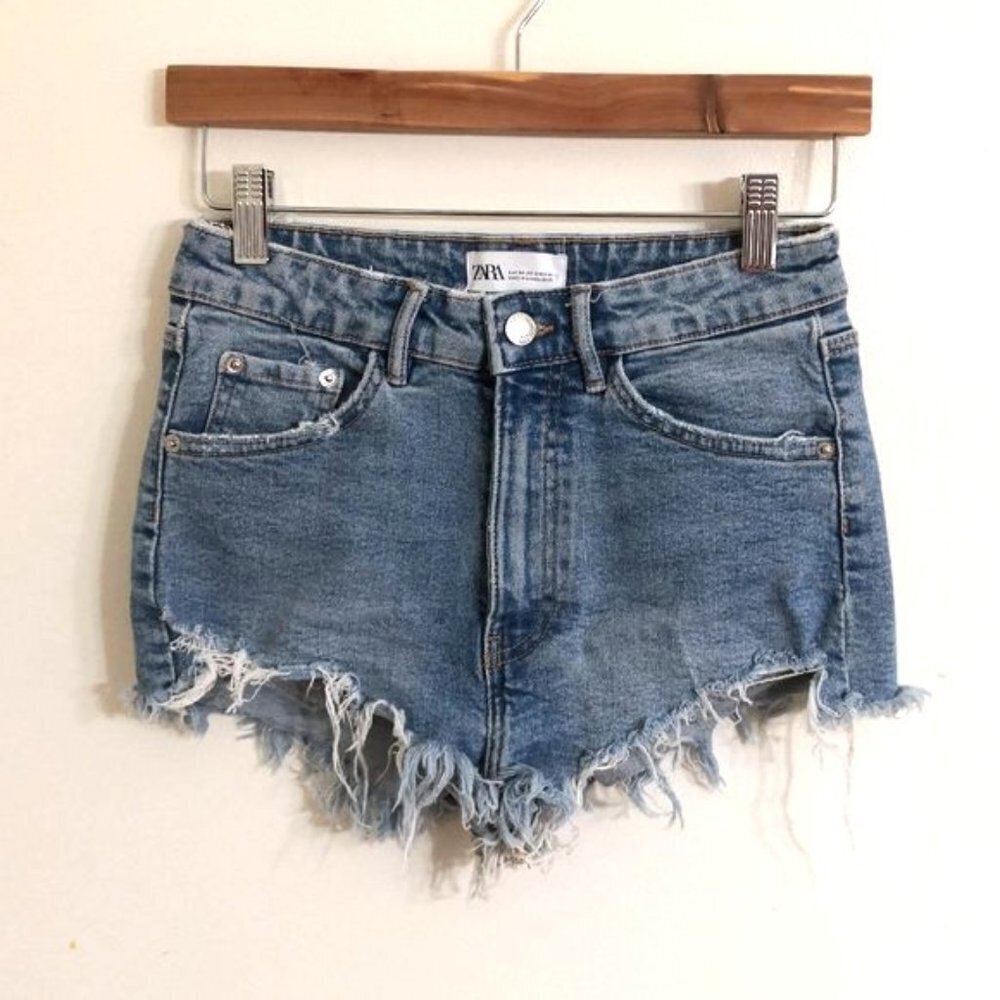 Zara Hi-Rise Frayed Denim Shorts Light‎ Wash Size 2